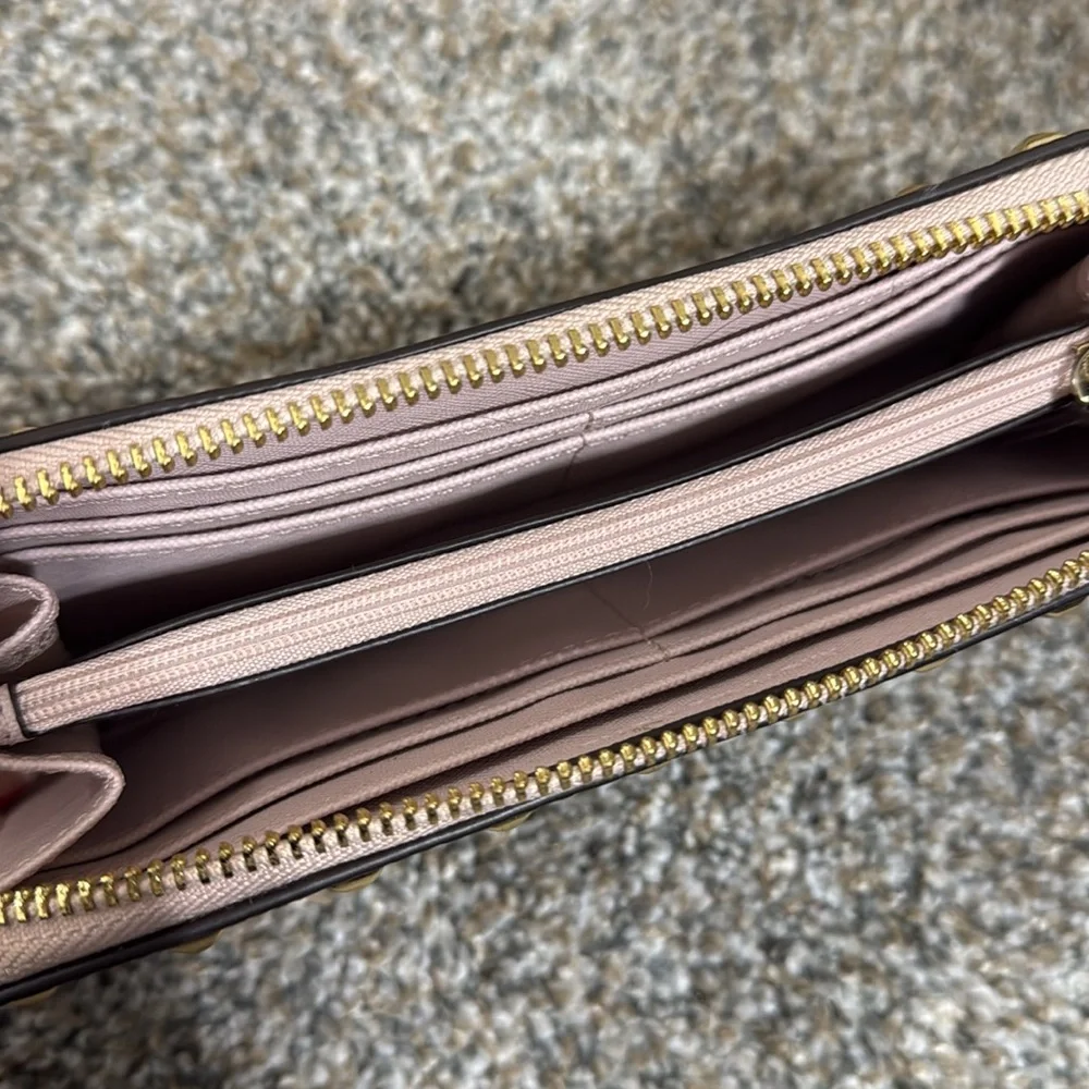Michael Kors’s wallet - Picture 3 of 3